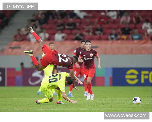 东体：穆斯卡特赛后去远征区称谢，远征军散场时还高唱助威曲